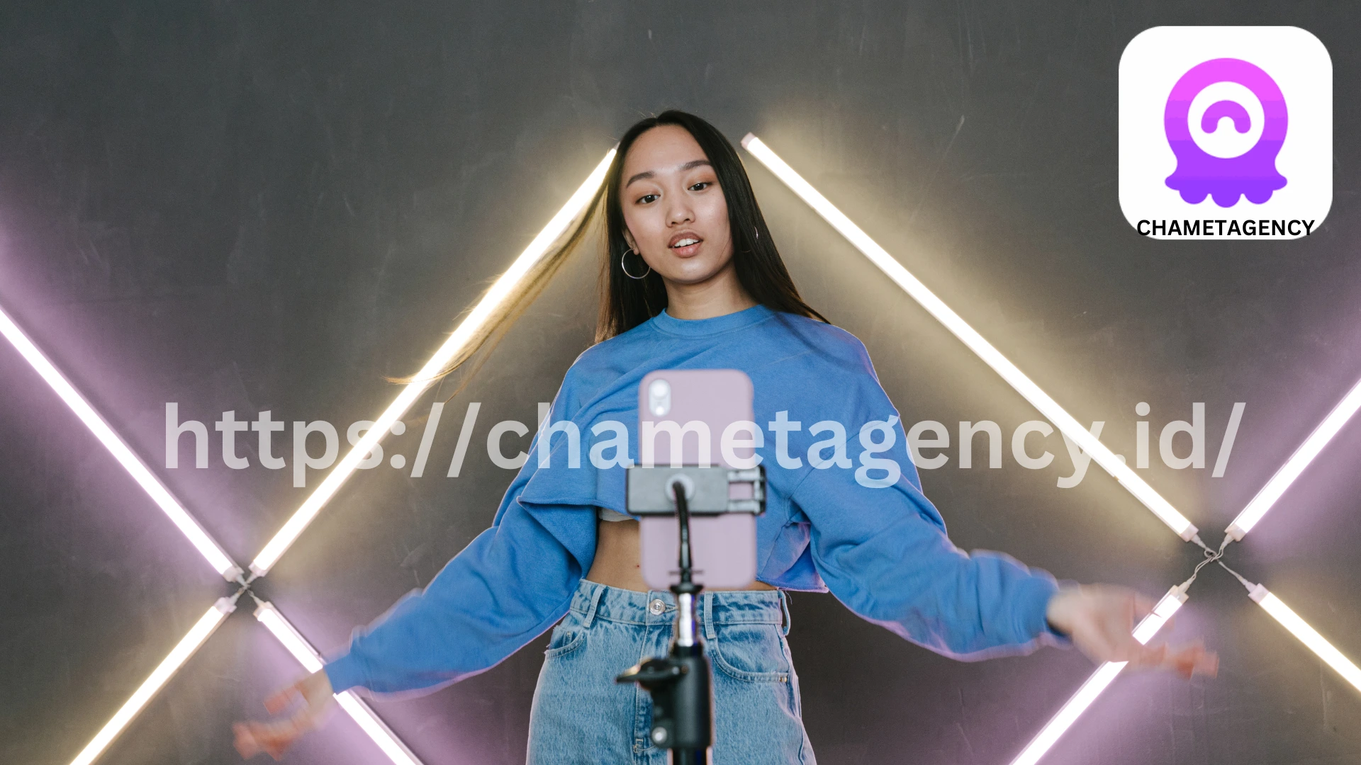 Portrait of the Chamet app founder