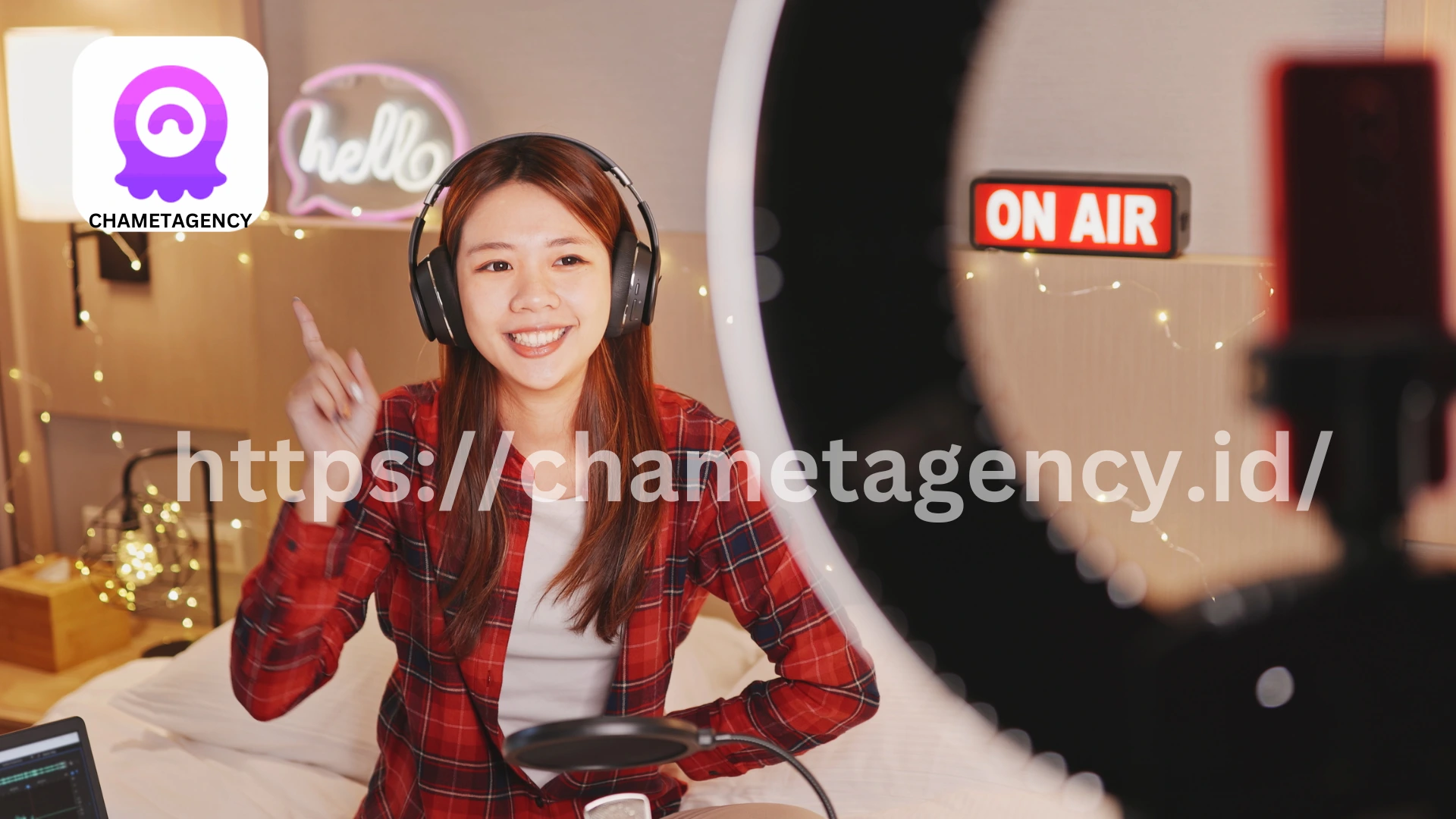 Smartphone displaying the Chamet Agency contact