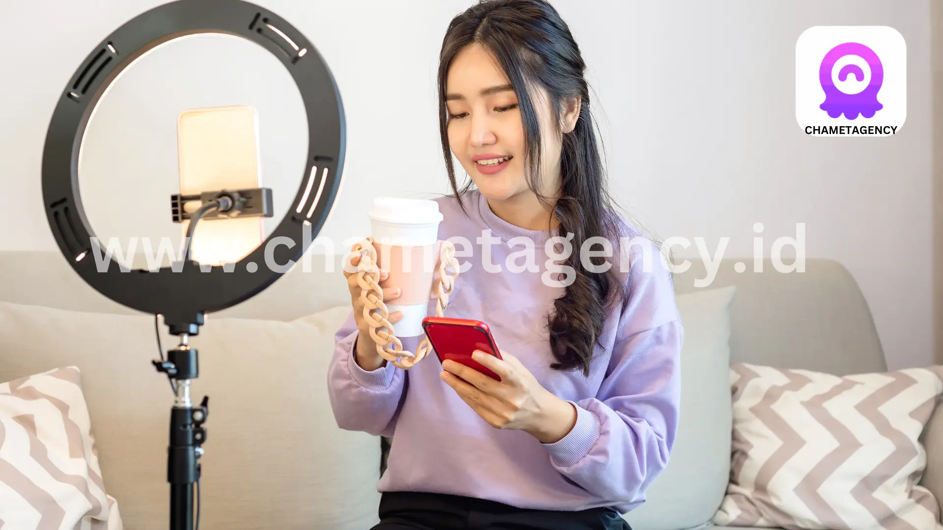 Mobile screen showcasing the Chamet app with a prominent 'Recharge Diamonds' button