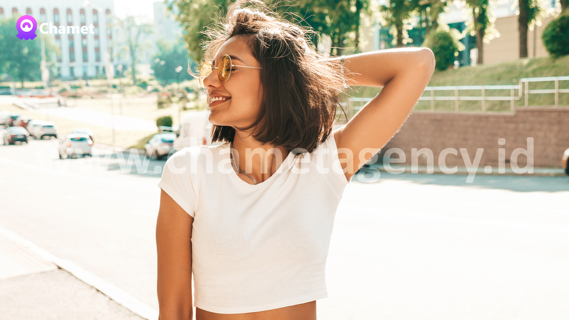 Considerations for Chamet Hostesses Broadcasting Outdoors